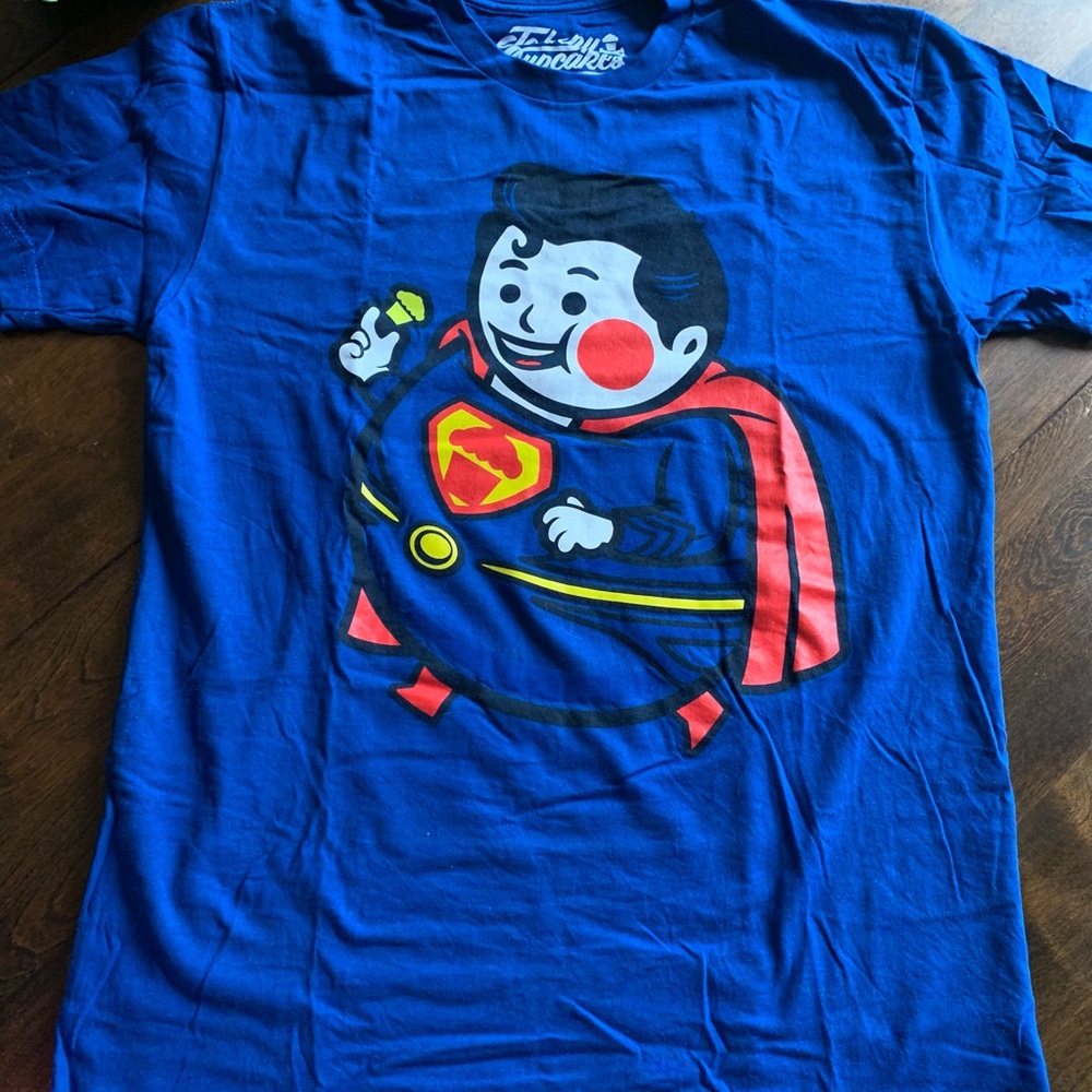 Johnny Cupcakes Superman medium